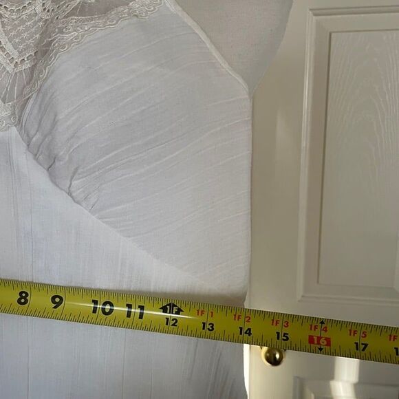 Vintage Boho Wedding Dress Tight Neck Detail, Romantic and Elegant - Picture 7 of 8